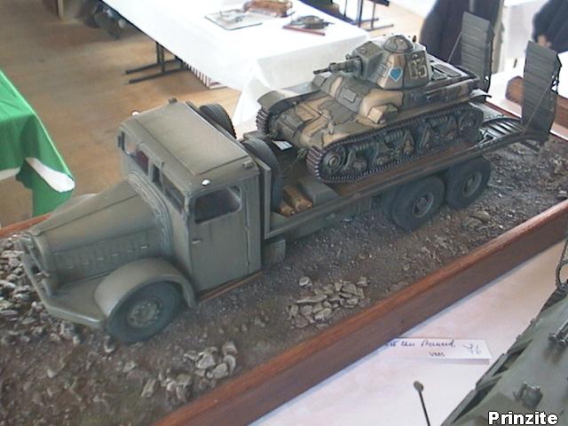 Porte-char Bernard with char Renault R-35