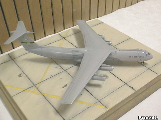 Lockheed C-141B Starlifter