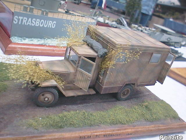 ZiS 44